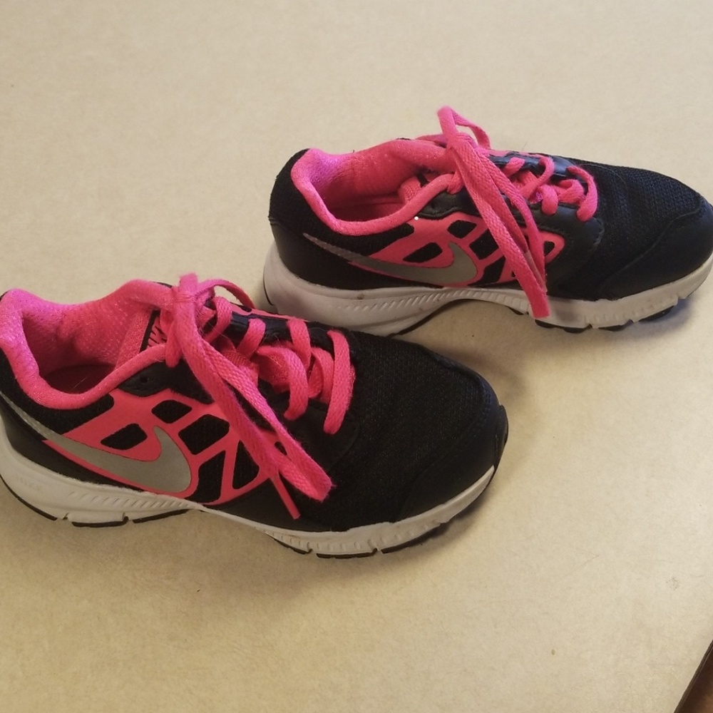 Toddler girls Nike shoes size 11